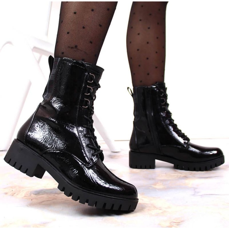 Isolierte, lackierte Stiefeletten Jezzi W JEZ369 schwarz 2