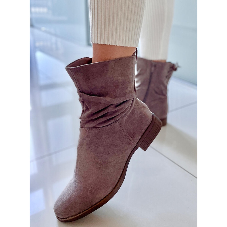 PA1 Theda Khaki flache Wildlederstiefel beige 1