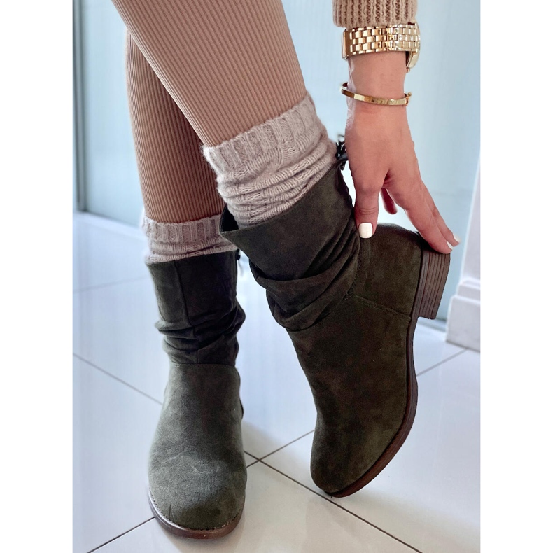 PA1 Theda Grüne flache Stiefel aus Wildleder 2