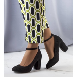 PA1 Schwarze Pumps mit Gürtel von Norrie 1