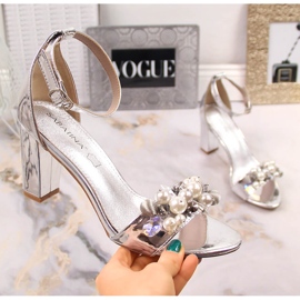 Damen-Sandalen mit Spiegel und Silberperlen Sabatina B185-2 silber- 1