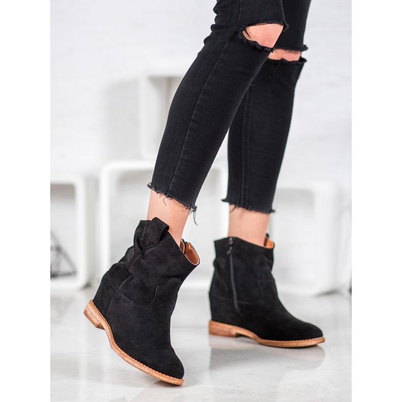 Bella Paris Cowboystiefel auf einem Keil schwarz 1