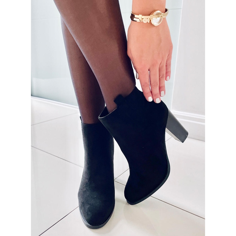 Klassische schwarze High Heels UK09P Schwarz 1