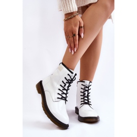 Isolierte, lackierte Damenstiefel GOE II2N4051 Weiß 1