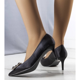 BM Schwarze Pumps mit hohem Absatz von Lukis 2