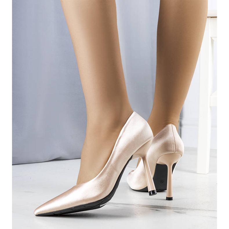PA1 Beige elegante Kamden High Heels 1