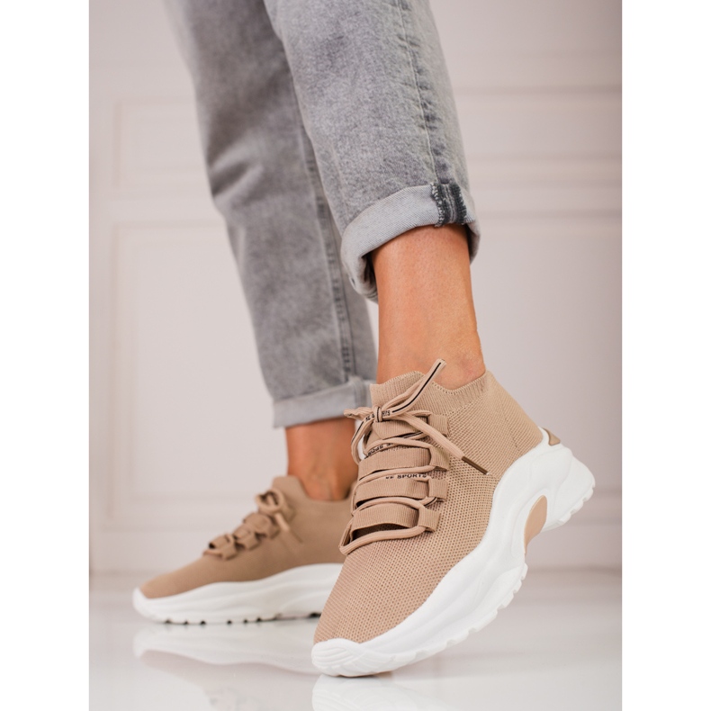 TRENDI Gebundene Turnschuhe auf der Plattform beige 1