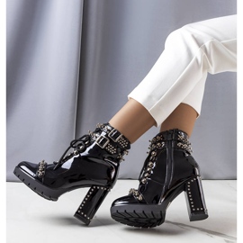 BM Schwarz lackierte Stiefel von Goyo 2