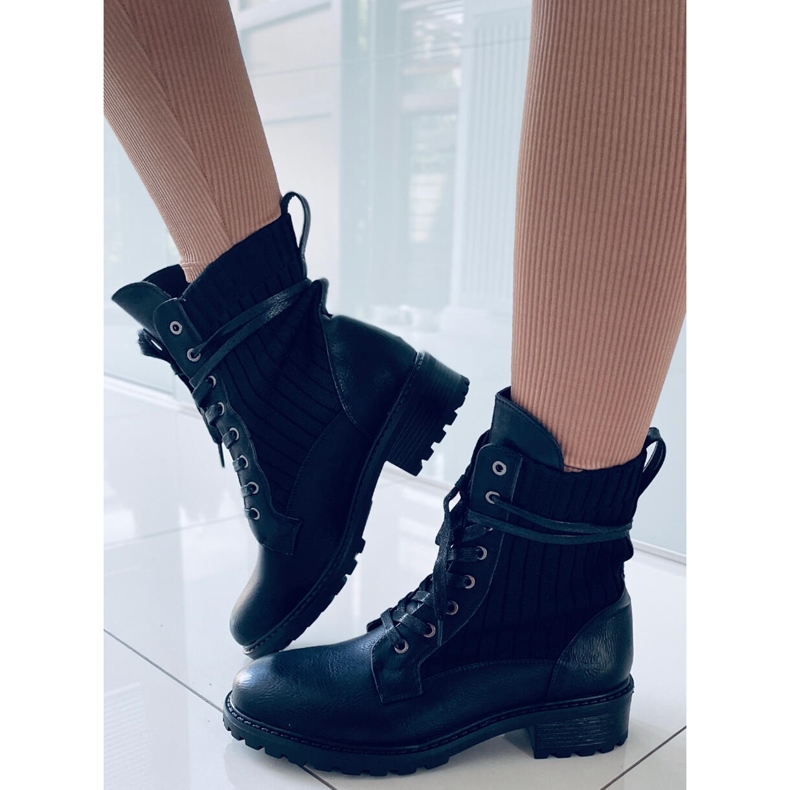 BM Stiefel mit einem flexiblen Obermaterial aus Torvi Black schwarz 1