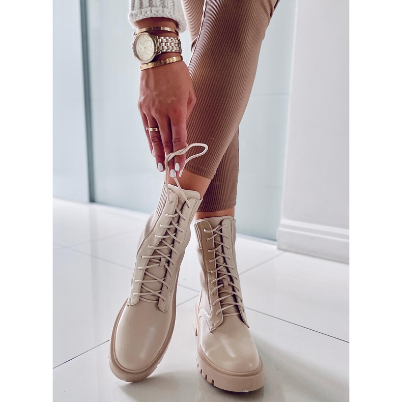 BM Stiefel mit elastischem Obermaterial in Cass Beige 2