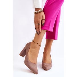 Wildlederpumps auf modischen beigefarbenen Estellia-Absätzen 1