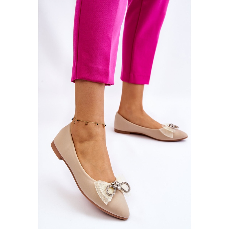 Spitze Ballerinas für Damen mit dekorativer Schleife Beige leuchtend 2