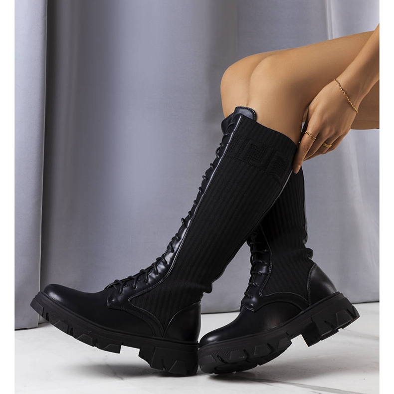 BM Schwarze Schnürboots von Montis 1