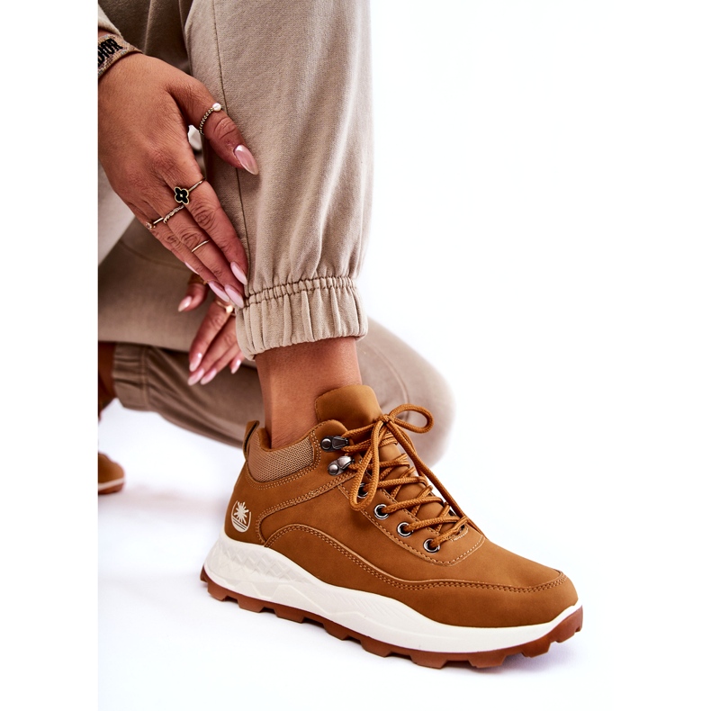 Isolierte Kamel -Trekkingstiefel der Frauen braun 4