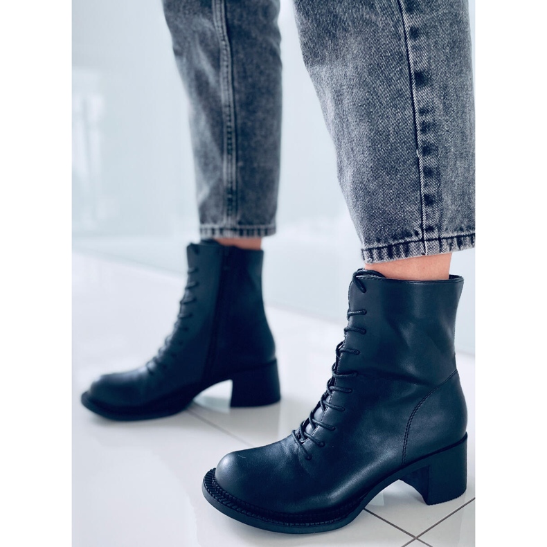 PA1 Rollo Schwarze High Heels 1