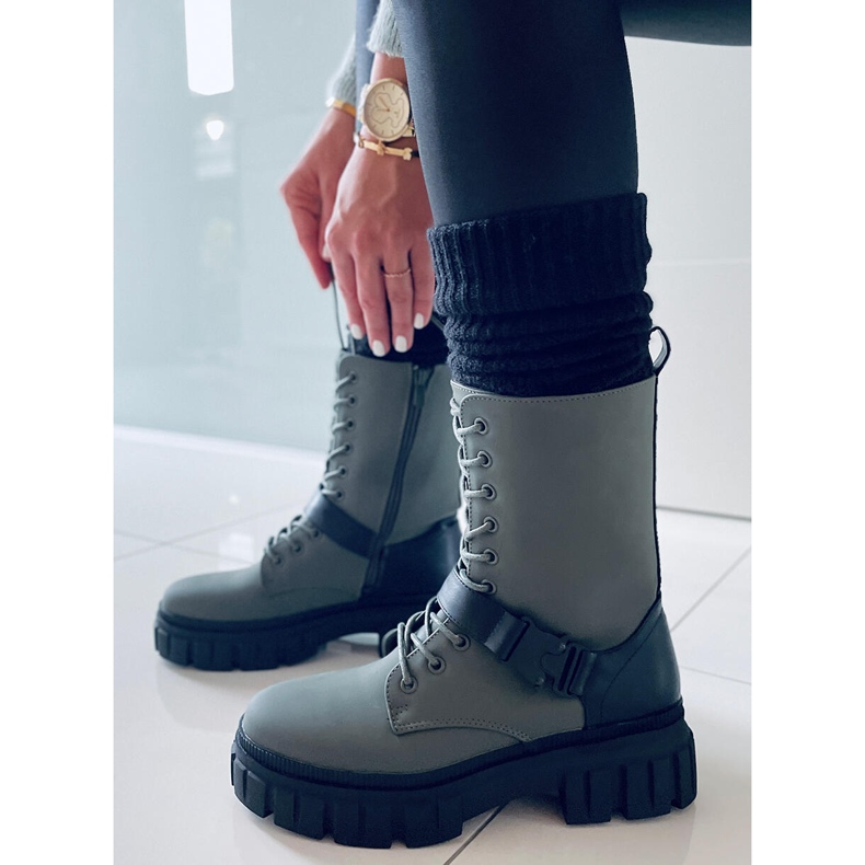 BM Flache Schnürstiefel von Kieran Green grün 2