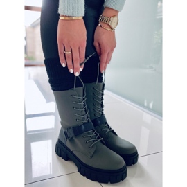 BM Flache Schnürstiefel von Kieran Green grün 1