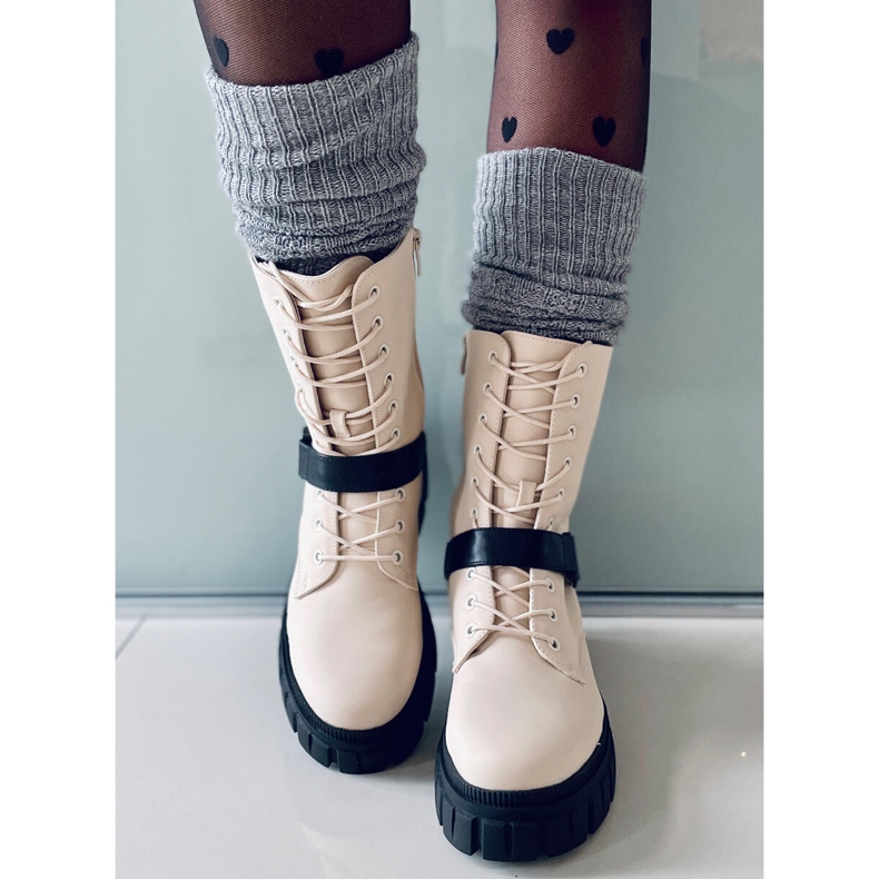 BM Flache Schnürboots Kieran Beige 2