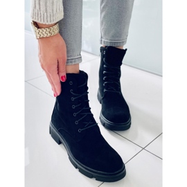 BM Turner Schwarze Arbeiter zum Schnüren 2