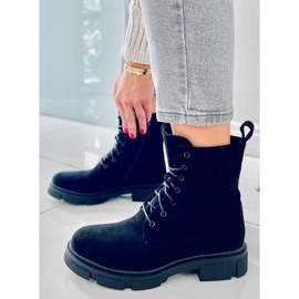 BM Turner Schwarze Arbeiter zum Schnüren 1