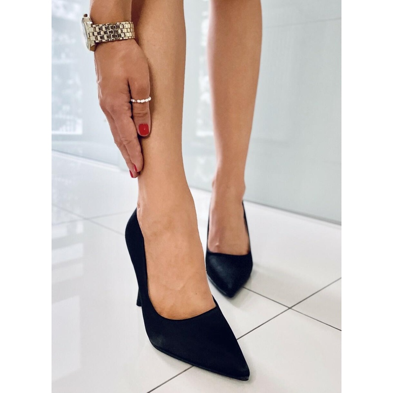 PA1 Pumps mit einzigartigem Absatz von Lesley Black schwarz 1