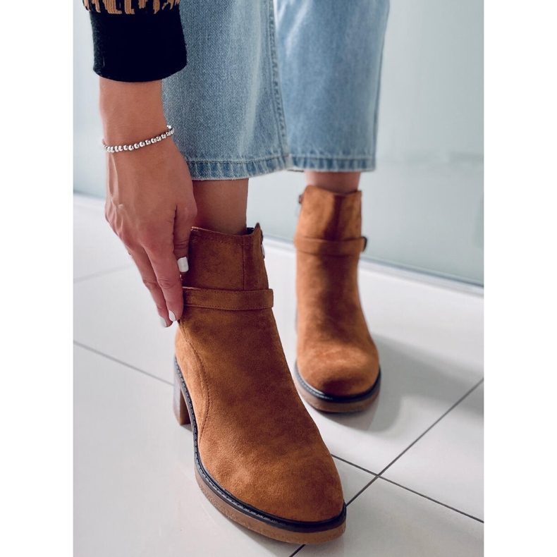 BM Aretha Camel Stiefel mit breitem Absatz braun 1