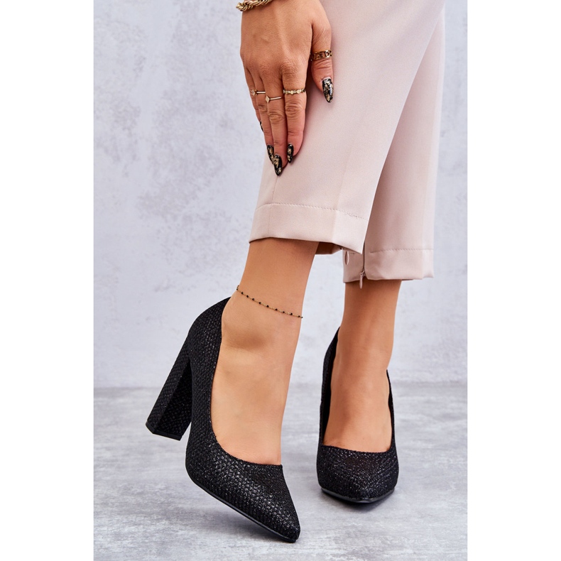 Glänzende Pumps auf einem Absatz Schwarz Elmira 1