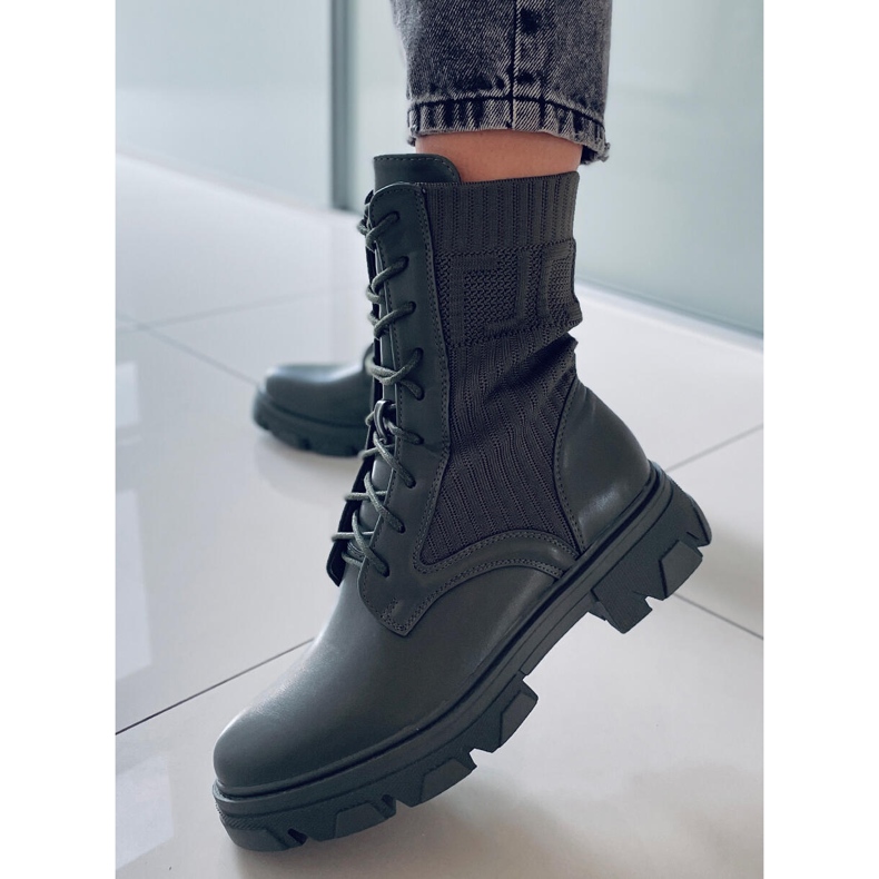 BM Arbeiter mit einem flexiblen Calling Green-Obermaterial grün 2