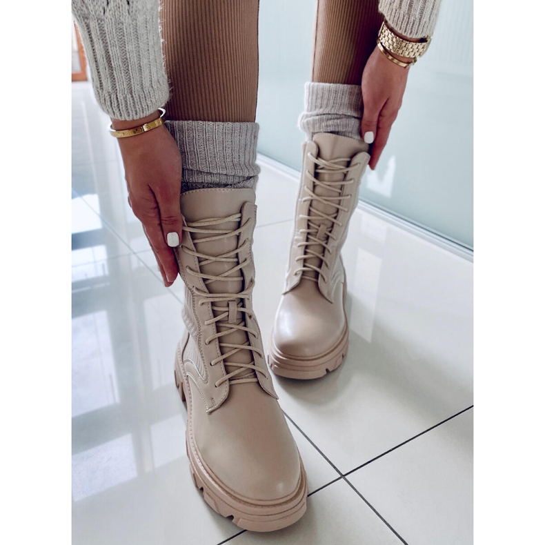 BM Arbeiter mit einem flexiblen Obermaterial in Calling Beige 1