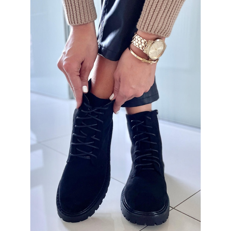 PA1 Gaten Schnürstiefel aus schwarzem Wildleder 2