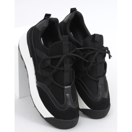 Ting schwarze Turnschuhe 1