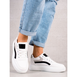 Weide Freizeitschuhe auf der Plattform weiß 1