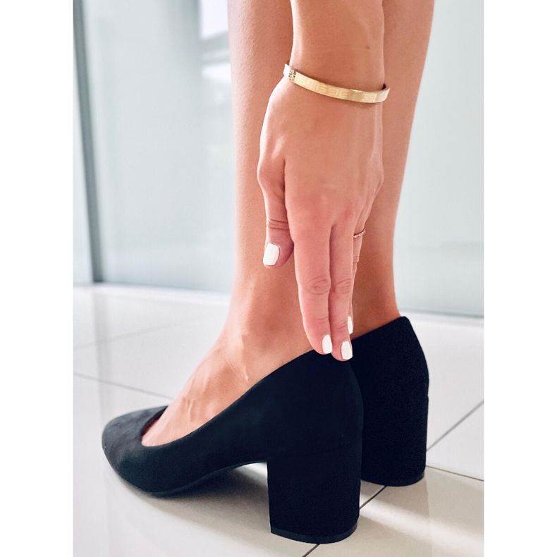 Pumps mit niedrigem Absatz von Louise Black schwarz 1