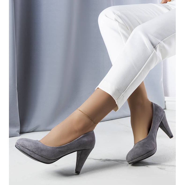 PA1 Graue Pumps mit hohem Absatz von Freya 1