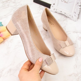 Beige Pumps für Damen auf einem Block Vinceza 2