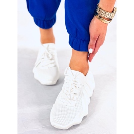 BM Eaton Weiße Socken-Trainer 1