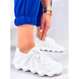 BM Eaton Weiße Socken-Trainer 2