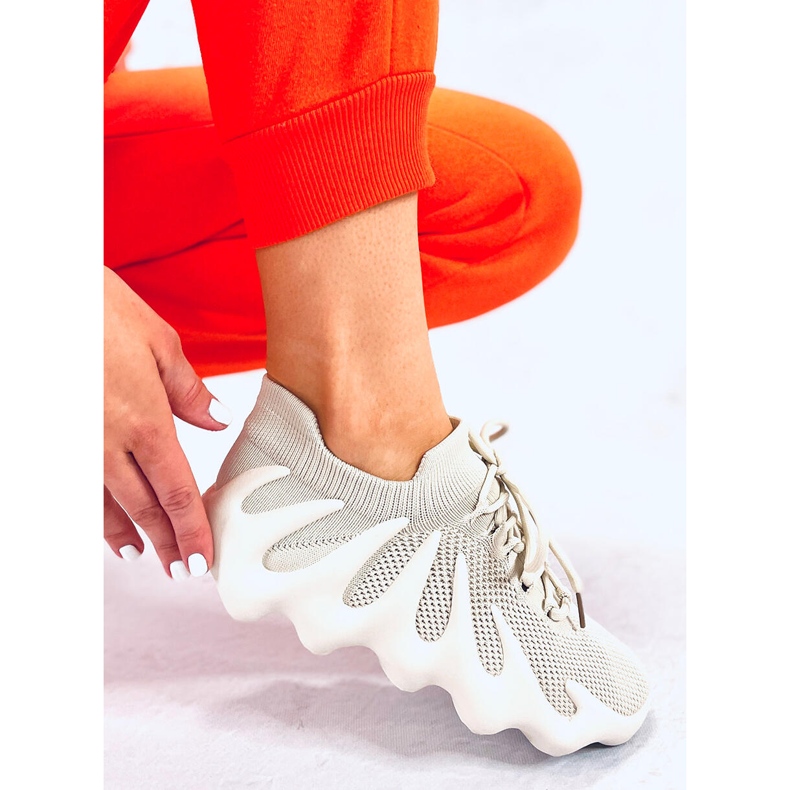 BM Eaton Beige Sockenturnschuhe 2