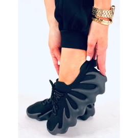 BM Eaton Schwarze Socken-Trainer 1