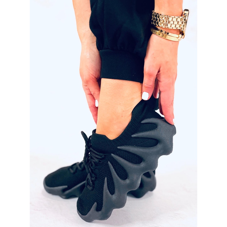 BM Eaton Schwarze Socken-Trainer 1