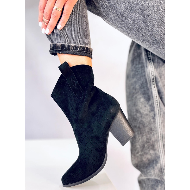 BM Douglas Schwarze durchbrochene Cowboystiefel 1