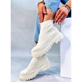 BM Withers Beige dehnbare Stiefeletten 2