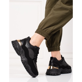 Schwarze Damensneaker auf der Shelovet-Plattform 2