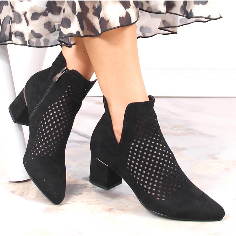 Schwarze durchbrochene Wildlederstiefel für Damen Vinceza 10892 1