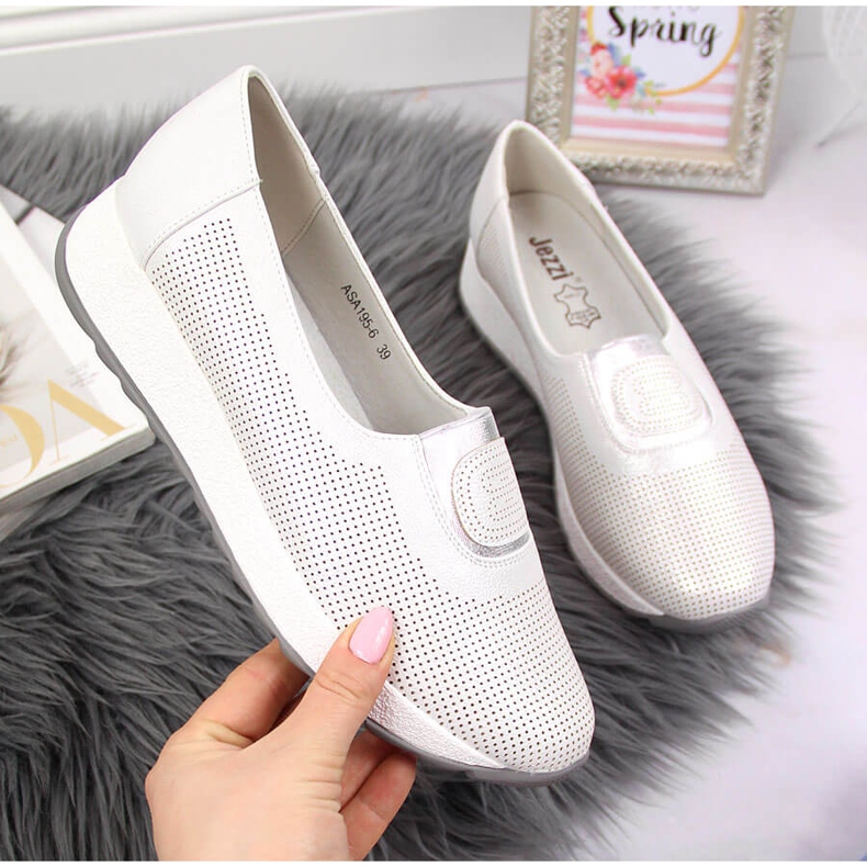 Jezzi silberne Schlupfschuhe mit einem Gummiband auf der Plattform silber- 1