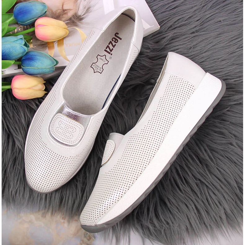 Jezzi silberne Schlupfschuhe mit einem Gummiband auf der Plattform silber- 2