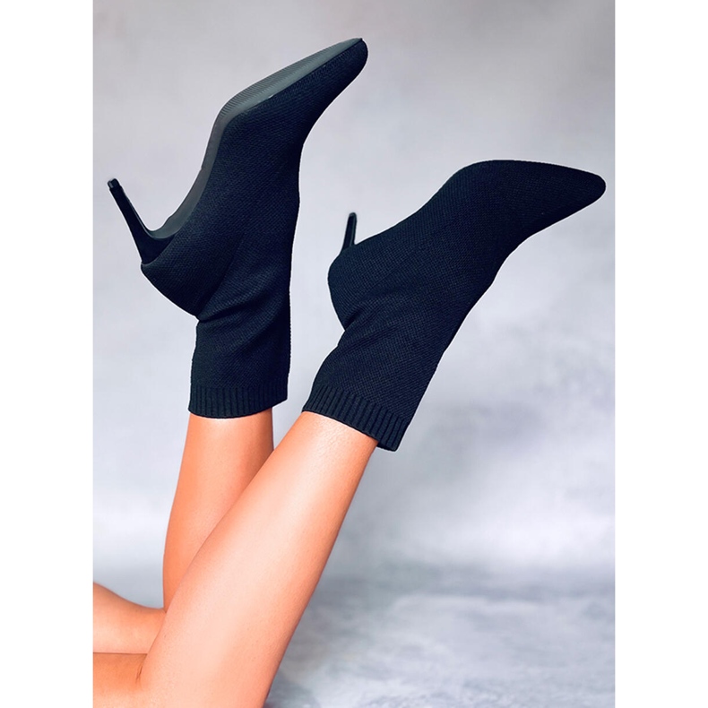 PA1 Donatella Schwarze Stiefel mit Söckchenabsatz 1