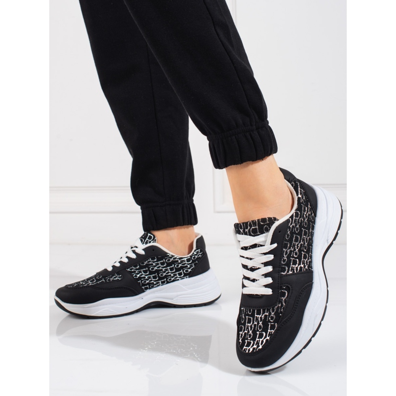 Sportschuhe für Damen von Shelovet mit einem glänzenden schwarzen Muster 1