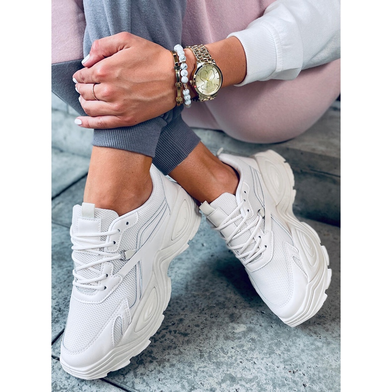 Beigefarbene Damen-Sportschuhe mit hoher Sohle 3