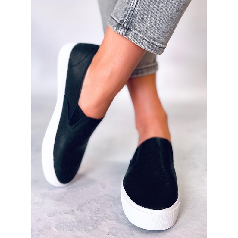 BM Diaz Schwarze Slip-On-Sneaker für Damen 2